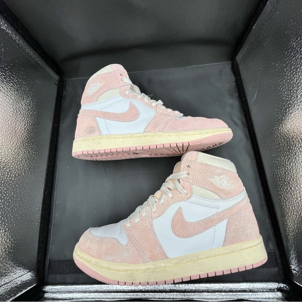 Nike Air Jordan 1 Retro High OG in the "Washed Pink" pre-yellowed midsole 5.5 - Picture 13 of 16